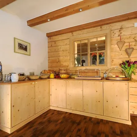 Frühstückspension Haus Küng 3*