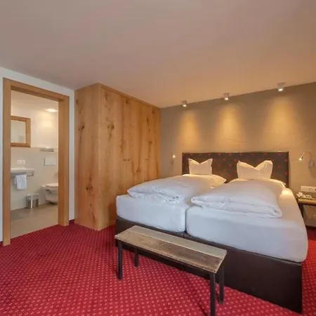 לינה וארוחת בוקר Haus Kueng