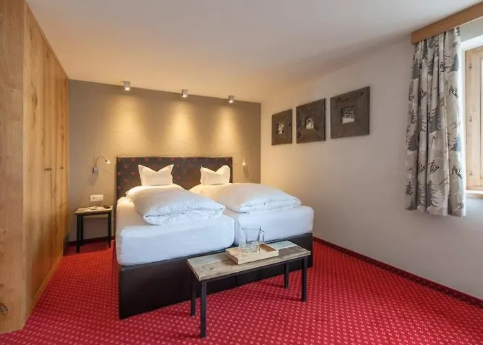 Haus Kueng Bed & Breakfast 3*