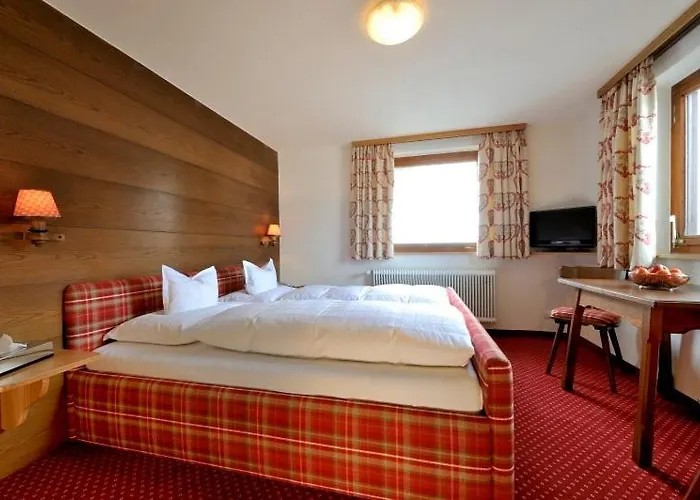 Haus Kueng Bed & Breakfast 3*