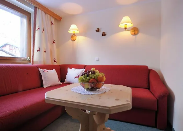 Haus Kueng Bed & Breakfast 3*